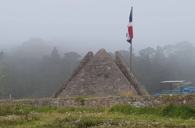 Piramides Valle Nuevo Constanza